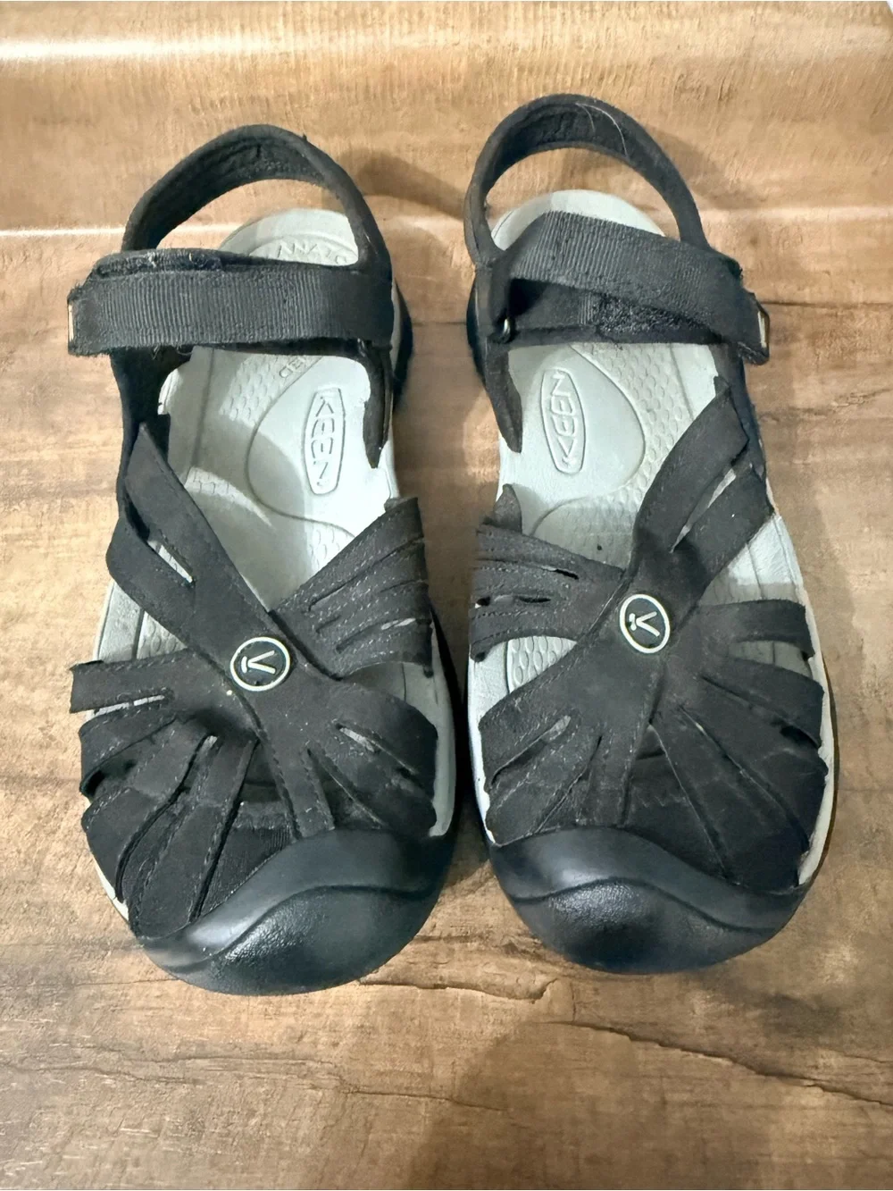 KEEN Whisper Women’s Black Closed Toe Sport Sandals Size 7